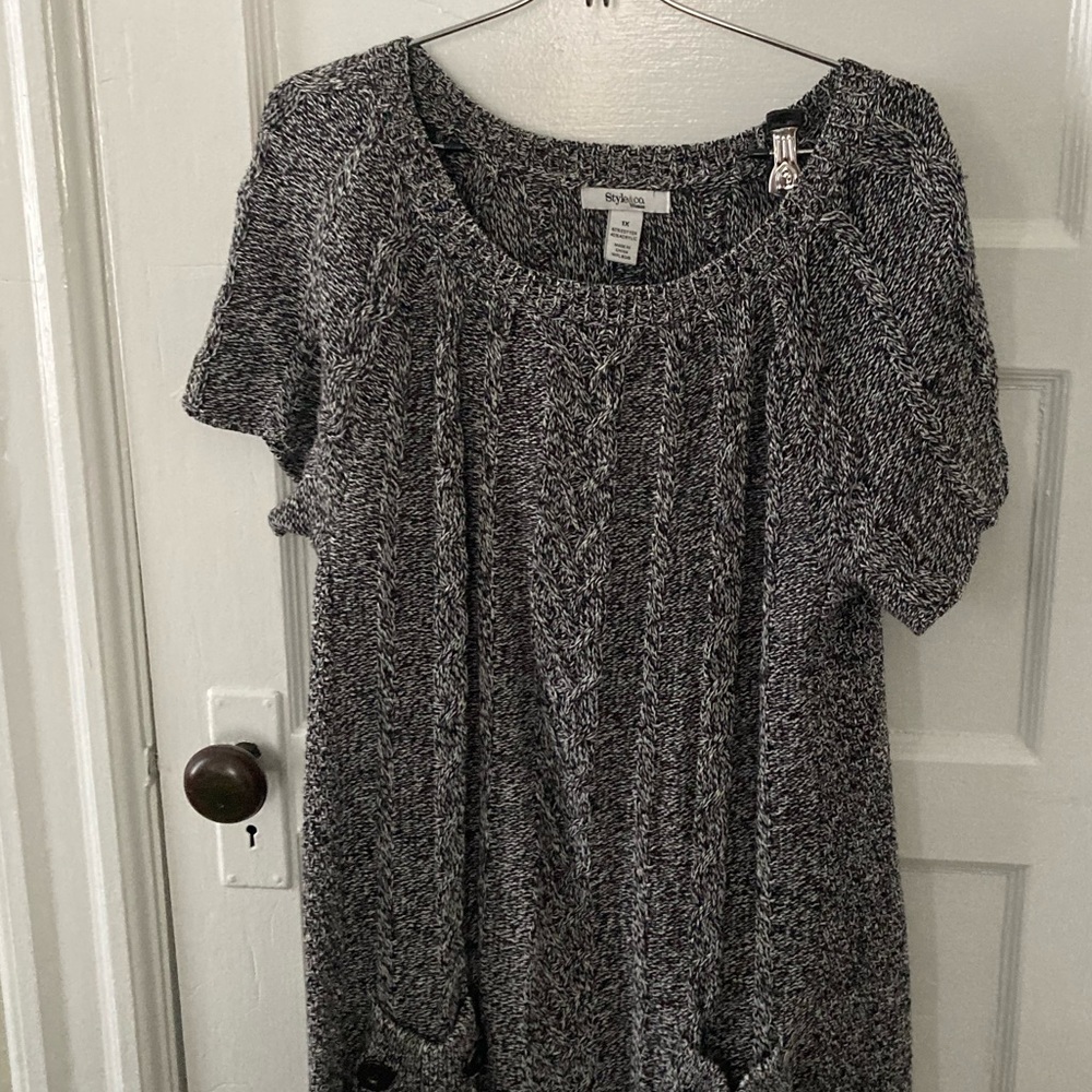 Sweater in black and white by Style & Co in size 1x